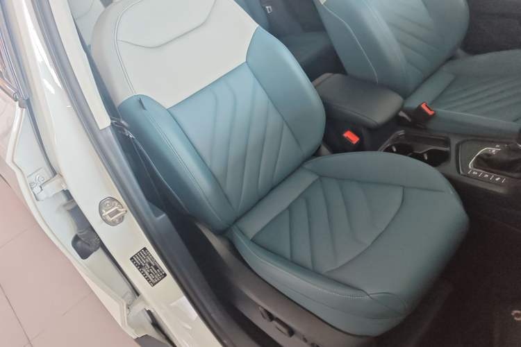 Used Volkswagen Tharu 2024 300TSI Two-Wheel-Drive Moon Luxury Edition Right Front Seat