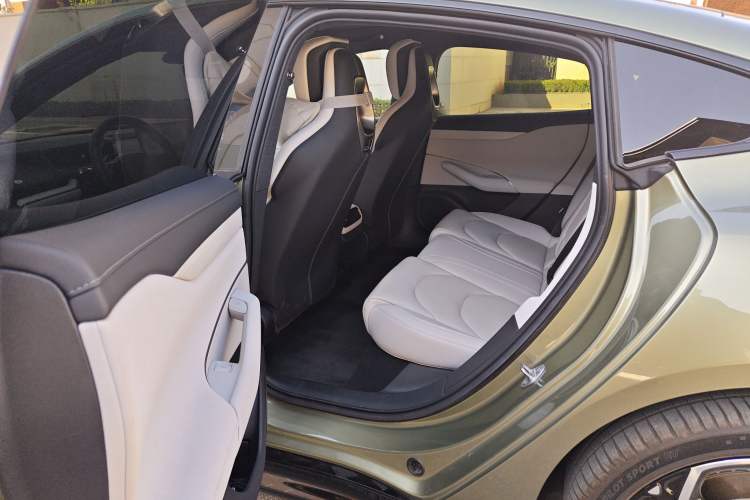 Used Xiaomi Auto SU7 2024 Rear-Drive Long-Range Intelligent Driving Version
