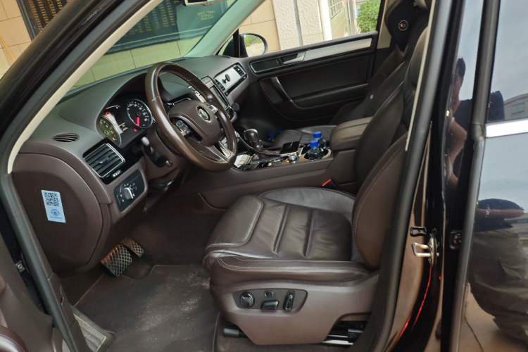 Used Volkswagen Touareg 2016 3.0 TSI Standard Version Left Front Seat