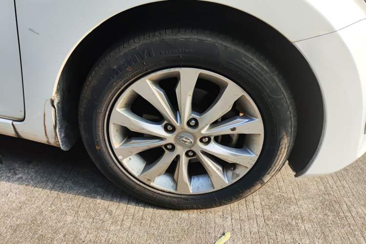 Used Hyundai Elantra (5th Generation / Langdong) 2016 1.6L Automatic Prestige Model
