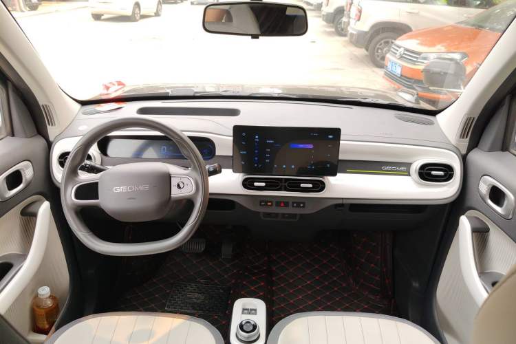 Used Geely Galaxy Panda 2024 200km Panda Kart Center Console