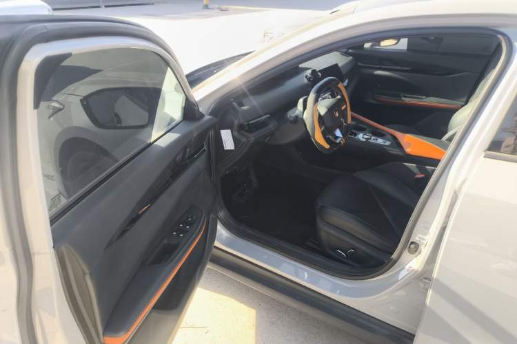 Used Changan UNI-V 2022 1.5T Prestige Version