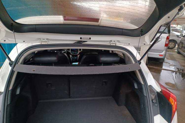 Used CHANGAN Eado 2013 1.6L Manual ZhiKu Model China IV Standard Trunk