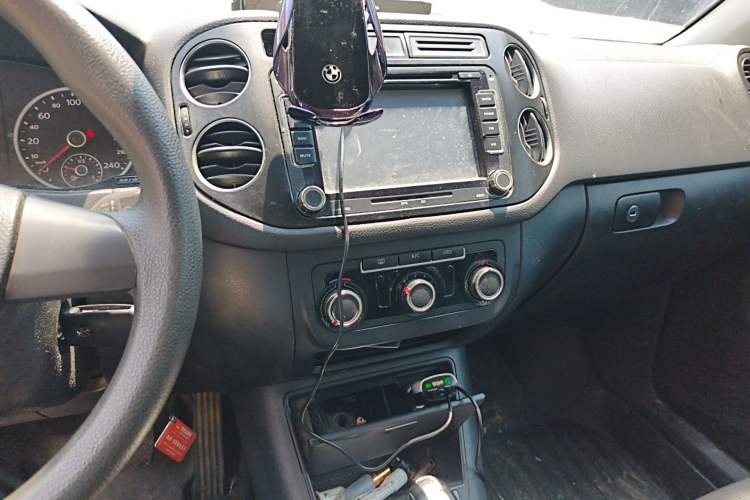 Used Volkswagen Tiguan 2015 1.8TSI Automatic Two-Wheel Drive Trend Edition Audio And AC Panel