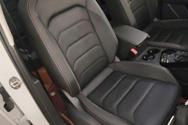 Used Volkswagen Tayron 2020 330TSI Two-Wheel Drive Luxury Smart Connectivity Version