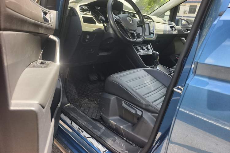 Used Volkswagen Touran 2018 Volkswagen Touran L 280TSI DSG Boundary Edition 6-Seater China VI Standard
