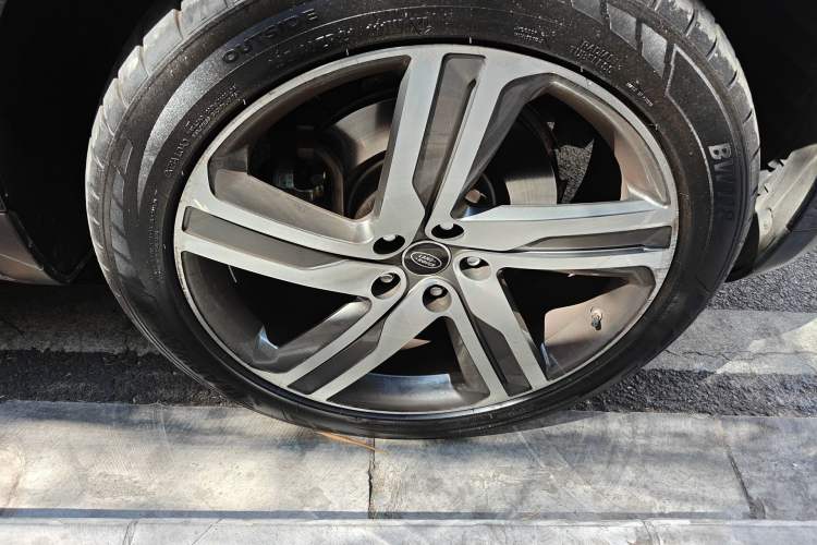 Used Land Rover Range Sport 2017 3.0 SE European Version Right Front Wheel Hub