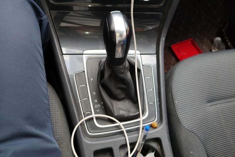 Used Volkswagen Golf 2018 1.6L Automatic Comfort Model Gear Lever