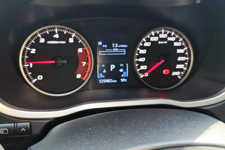 Used Mitsubishi Eclipse Cross 2019 1.5T CVT Two-Wheel Drive Belief Edition China VI Standard Odometer Close Up