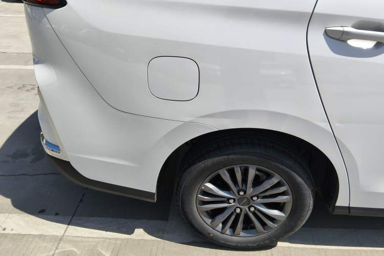 Used SAIC MAXUS G50 2023 PLUS 1.5T Happiness-Recommended Automatic Start Edition Right Rear Wheel Hub