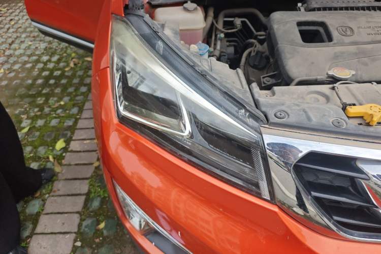 Used CHANGAN CS15 2016 1.5L Automatic Fashion Edition Right Front Headlight