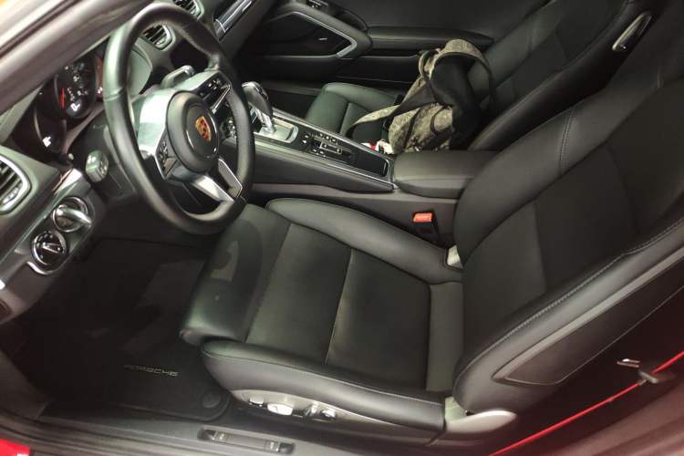 Used Porsche 718 2020 Boxster 2.0T Left Front Seat