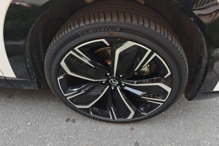 Used Mazda EZ-60 2025 Model Range-Extended 200 Max
