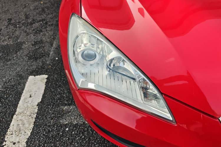 Used Hyundai Genesis Coupe 2009 2.0T Automatic Deluxe Edition Right Front Headlight