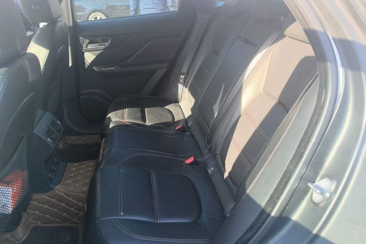 Used Jaguar F-PACE 2016 2.0T Two-Wheel Drive Urban Luxury Edition