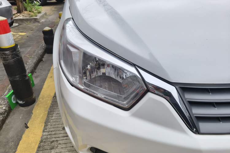 Used Venucia R50 2013 1.6L Manual Fashion Edition