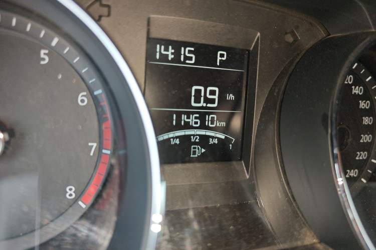 Used Volkswagen Bora 2018 1.5L Automatic Fashion Model Odometer Close Up