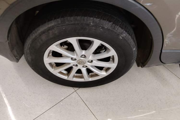 Used Buick Envision 2017 20T Two-Wheel Drive Elite Version Right Rear Wheel Hub