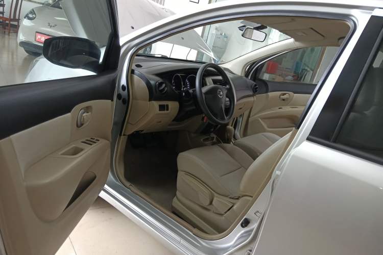 Used Nissan Livina 2015 1.6XE CVT Comfort Edition Driver Seat