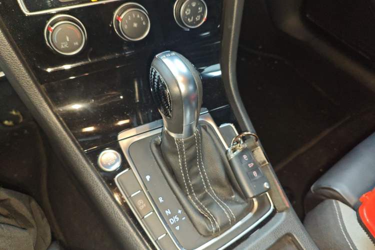 Used Volkswagen Golf 2020 Charming Edition 280TSI DSG R-Line
