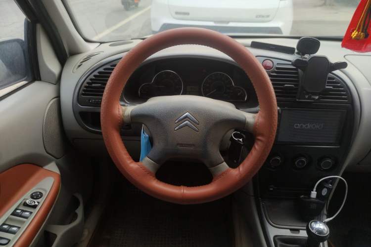 Used Citroen Elysee 2013 Sedan Classic 1.6L Manual Tech Model CNG Steering Wheel