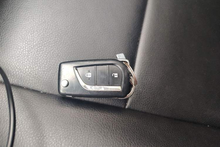 Used Toyota RAV4 2015 2.0L CVT Two-Wheel Drive Fashion Edition
