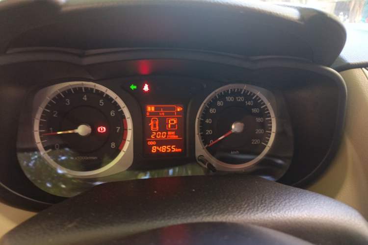 Used Venucia R50 2013 1.6L Automatic Fashion Edition
