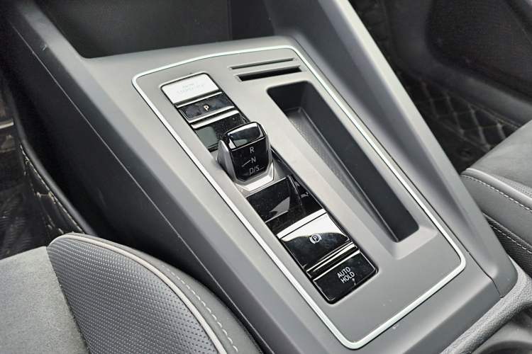 Used Volkswagen Golf 2021 280TSI DSG R-Line Gear Lever