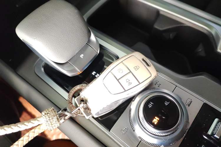 Used BAIC Off-Road BJ40 2024 2.0T All-New Urban Hunter Edition Chivalrous Style
