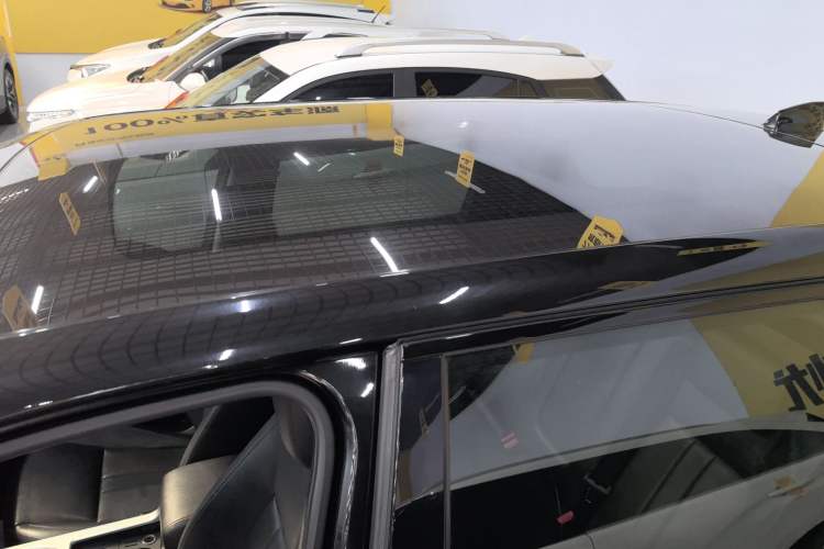 Used Land Rover Discovery Sport 2018 240 PS SE Version Roof