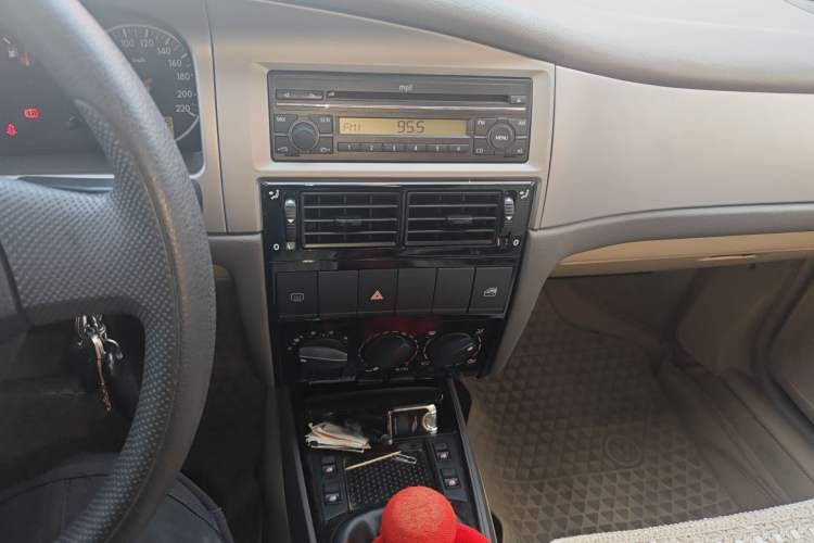 Used Volkswagen Santana Vista 2008 1.8L Manual Sishang Model Audio And AC Panel