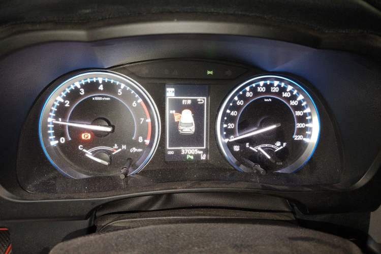 Used Toyota Highlander 2018 2.0T Four-Wheel Drive Luxury Version 7 Seats China VI Standard
