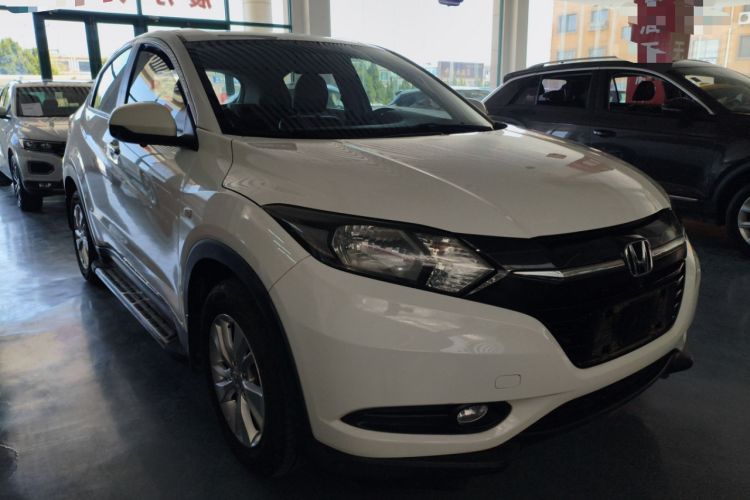 Used Honda Vezel 2017 1.5L CVT 2WD Comfort Model Front Right 45 Deg