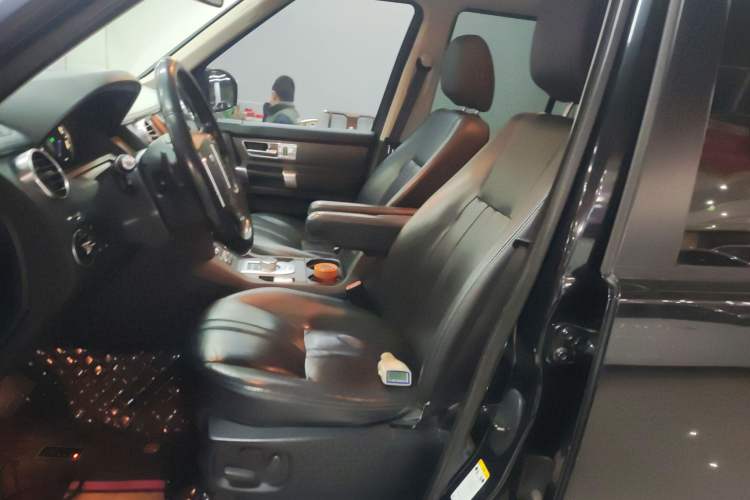 Used Land Rover Discovery 2016 3.0 SC Obsidian Black Heritage Edition SE