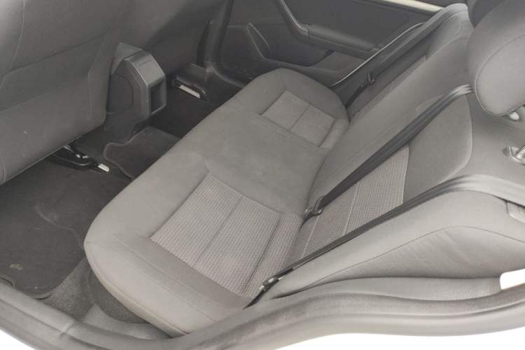 Used Volkswagen Lavida 2017 1.6L Manual Fashion Edition Left Rear Seat