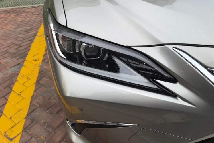 Used Lexus ES 2022 200 Excellence Edition
