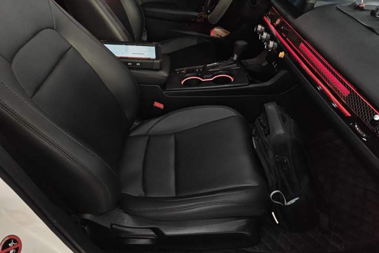 Used Honda Civic 2023 240TURBO CVT Dynamic Edition Right Front Seat