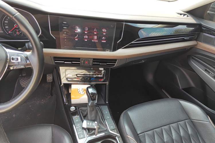 Used Volkswagen Passat New Energy 2020 430 PHEV Hybrid Luxury Edition China VI Standard Audio And AC Panel