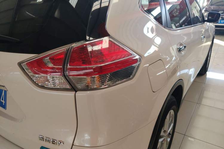 Used Nissan X-Trail 2015 2.0L CVT Comfort MAX Edition 2WD
