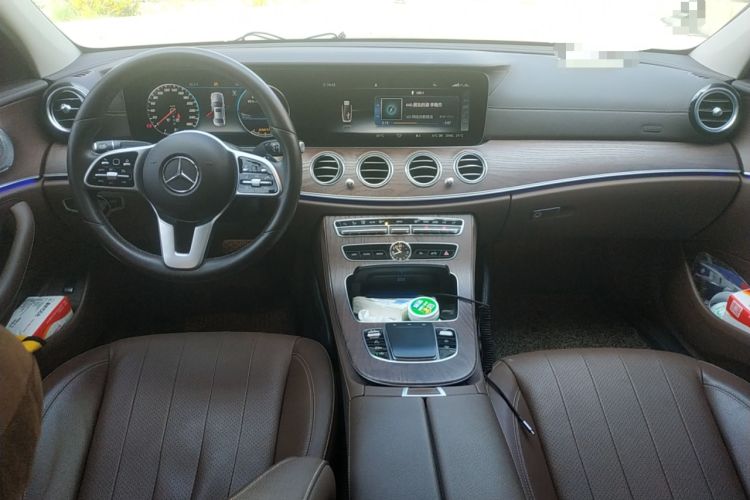 Used Mercedes-Benz E-Class 2020 E 300 L Luxury Model Center Console