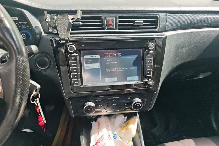 Used Dongfeng Fengon 580 2017 1.8L Manual Comfort Model Audio And AC Panel