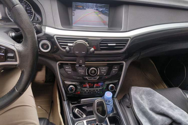 Used Geely Auto Emgrand GT 2015 1.8T Premium Model Audio And AC Panel