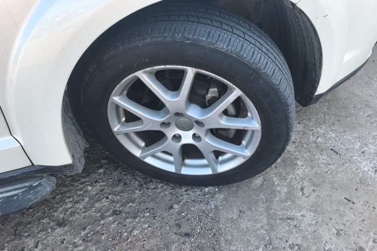 Used Dodge Journey 2013 2.4L Two-Wheel Drive Luxury Version