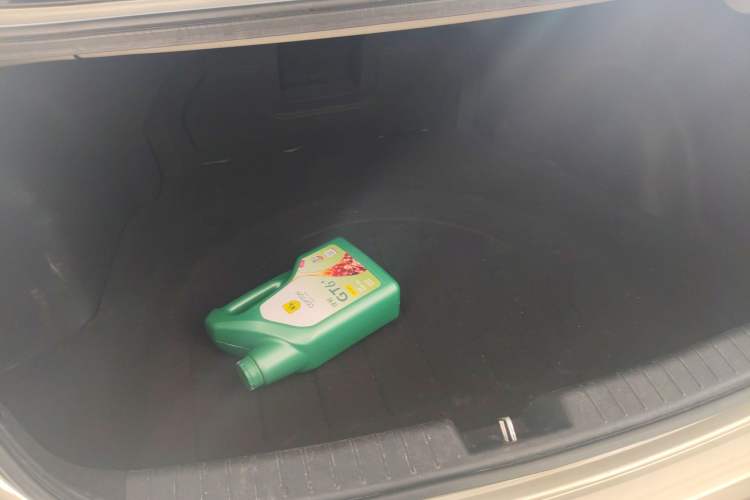 Used Hyundai Mistra 2014 1.8L Automatic Smart GLS Trunk