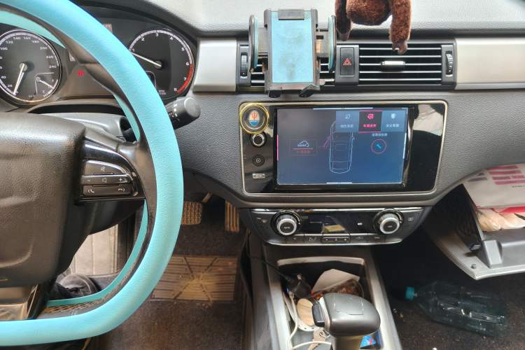 Used Qoros 3 2016 Sedan 1.6L Automatic Zhiyue Model Audio And AC Panel
