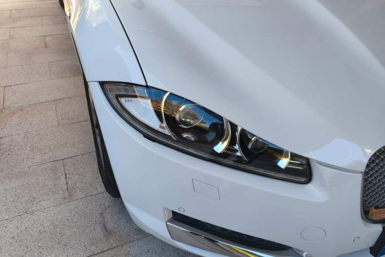 Used Jaguar XF 2015 XF 2.0T Prestige Edition Right Front Headlight