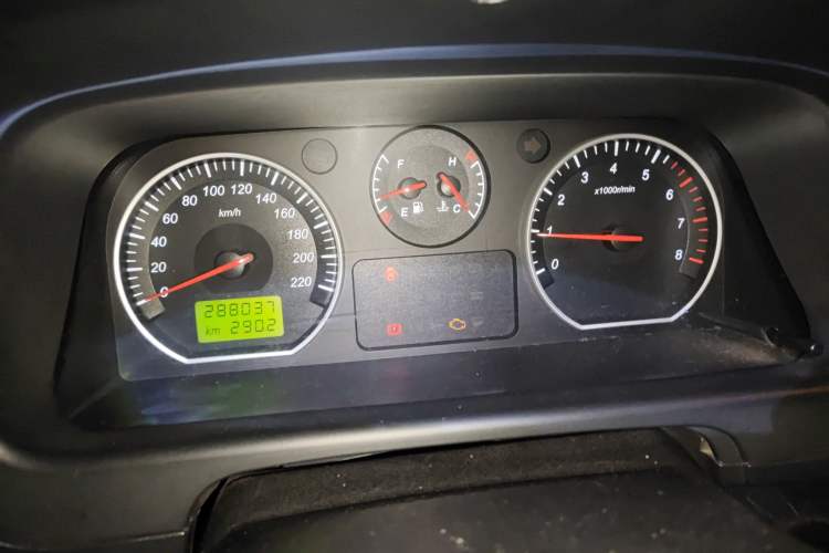 Used Jinbei Grace 2010 2.4L 3rd Generation Zunling Standard Version 9 Seats 9 Seats 4RB2 Instrument Cluster