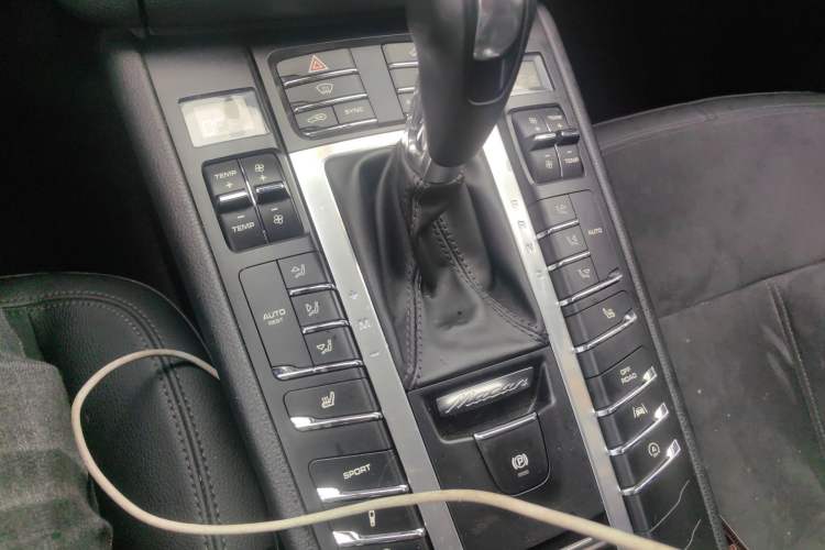 Used Porsche Macan 2016 Macan 2.0T Gear Lever
