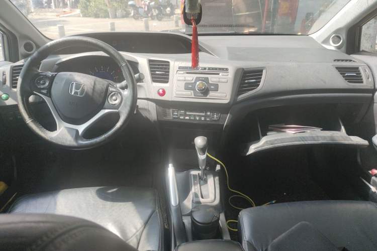 Used Honda Civic 2012 1.8L automatic luxury edition
