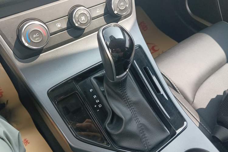 Used Geely Auto Emgrand 2020 1.5L CVT Comfort Model Gear Lever